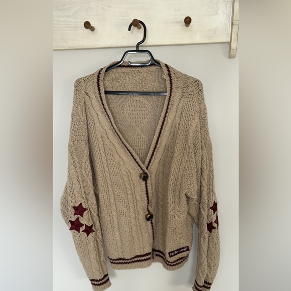 Sweaters - Authentic Taylor Swift Limited Edition Holiday Cardigan